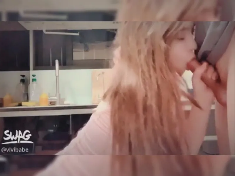 Hoá thân thành điều dưỡng xinh phang với bạn trai