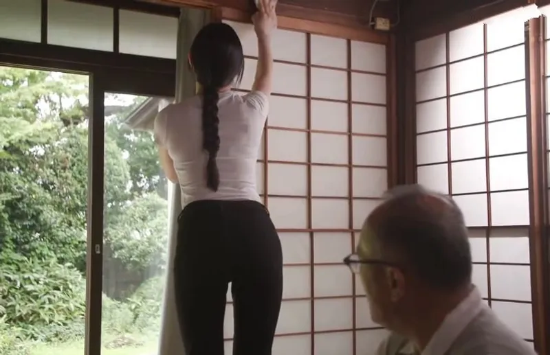 Người chồng vỡ nợ, người vợ đến nhà thầy giáo cũ làm giúp việc thì gặp dê cụ